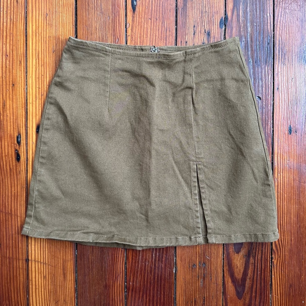 BDG Notched Pelmet Mini Skirt in Olive XS